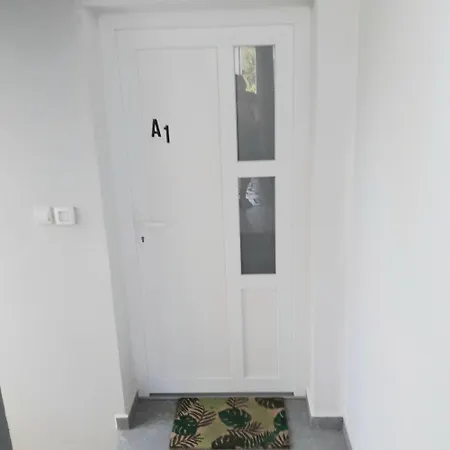 Ondina Apartment *